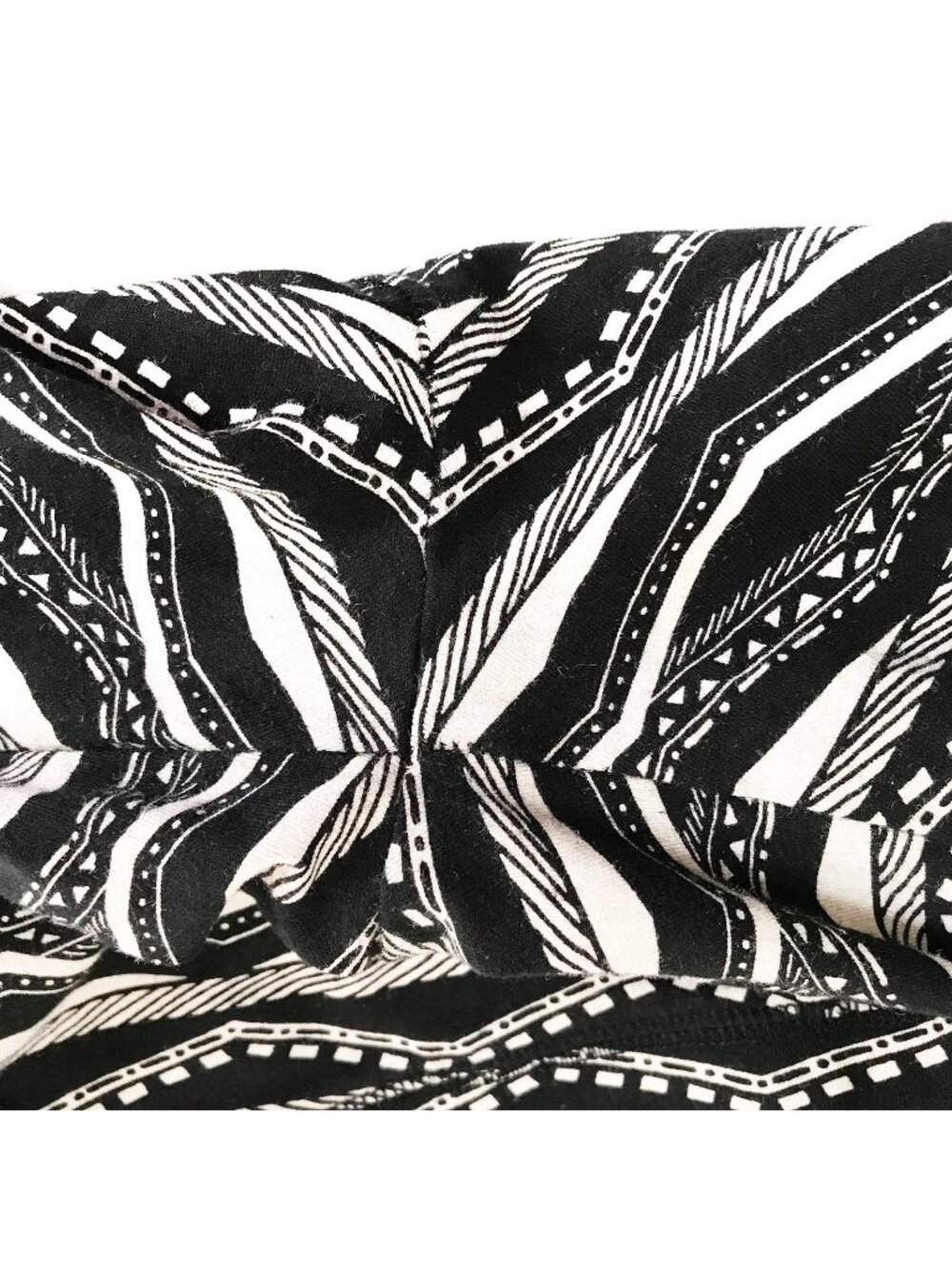 PINK Victoria's Secret VS Small Black White Geometric Cotton Dog Leggings - Picture 9 of 11